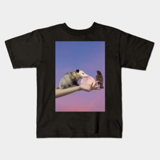 The opossom love Kids T-Shirt